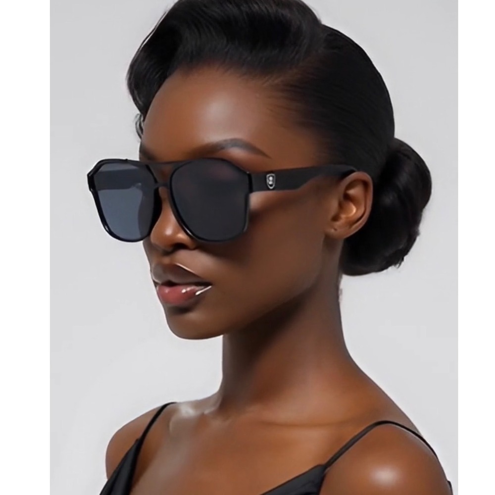 Street Wear Dark Black Sunglasses Women Fashion Sunglasses Sporty Driving Shades